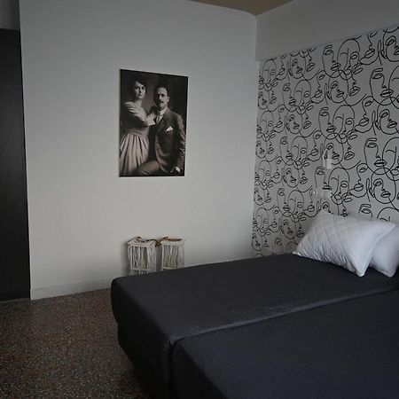 Haris 303 Apartment By Vpn Accomodation Atene Esterno foto