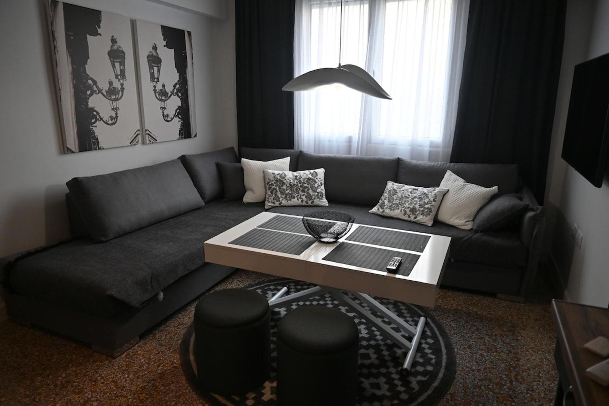 Haris 303 Apartment By Vpn Accomodation Atene Esterno foto