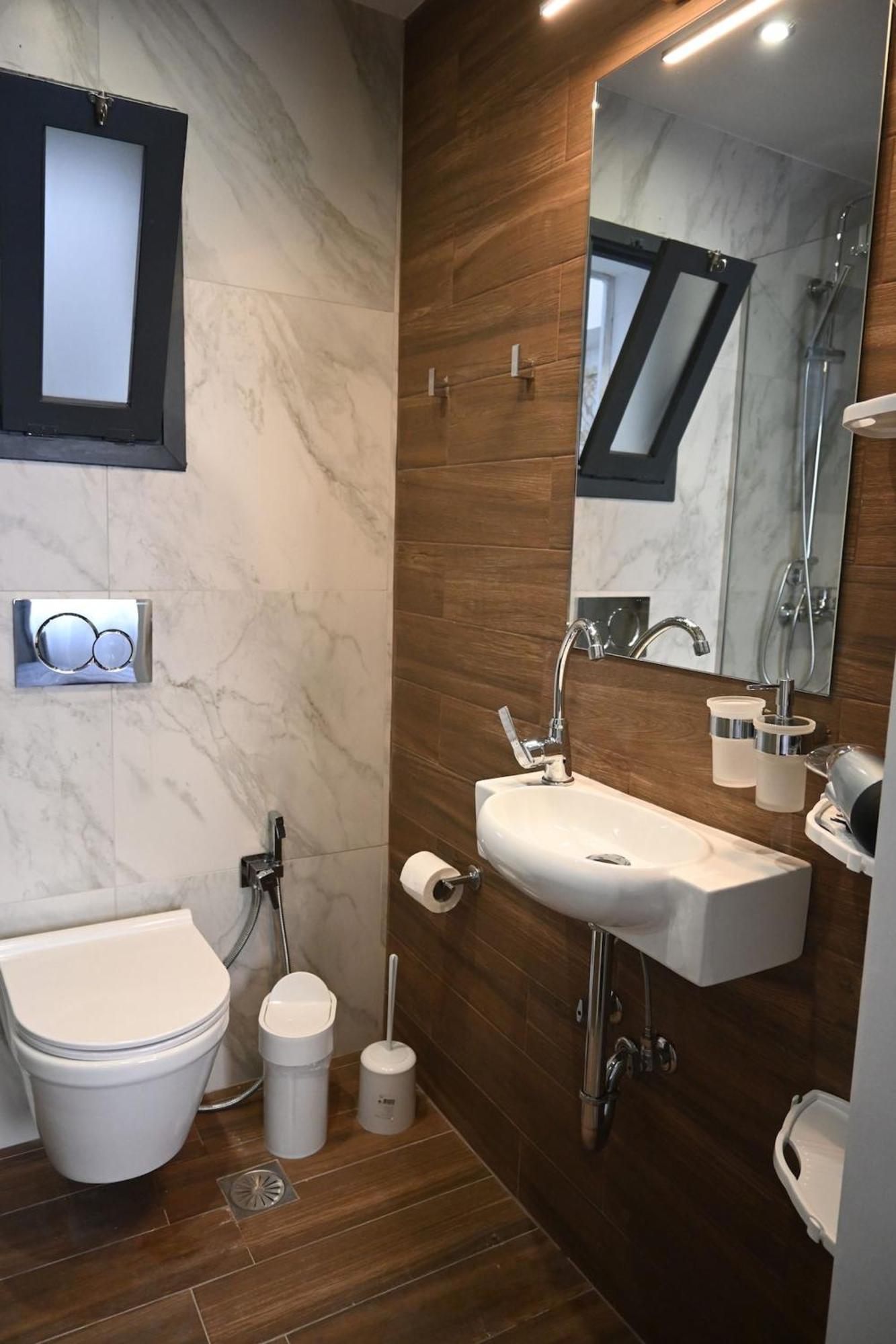 Haris 303 Apartment By Vpn Accomodation Atene Esterno foto