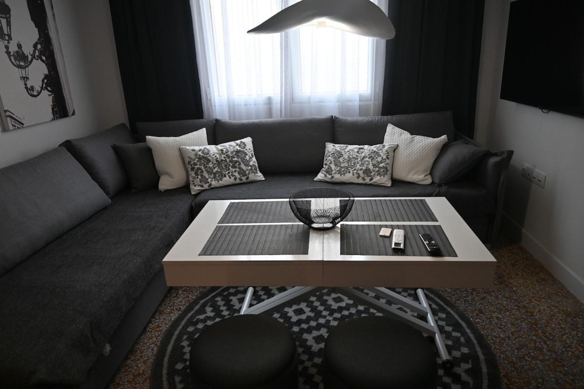 Haris 303 Apartment By Vpn Accomodation Atene Esterno foto